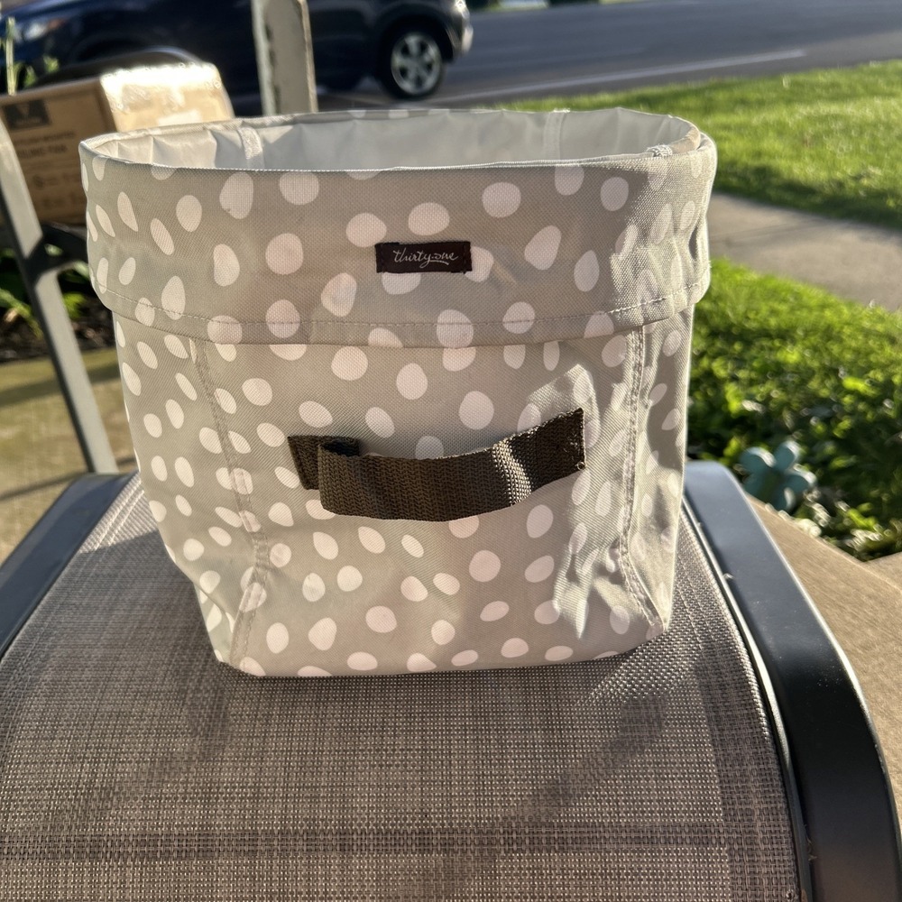 Thirty-One Round Utility Bin Collapsible Organizing Tote lots Of Dots 9" Deep